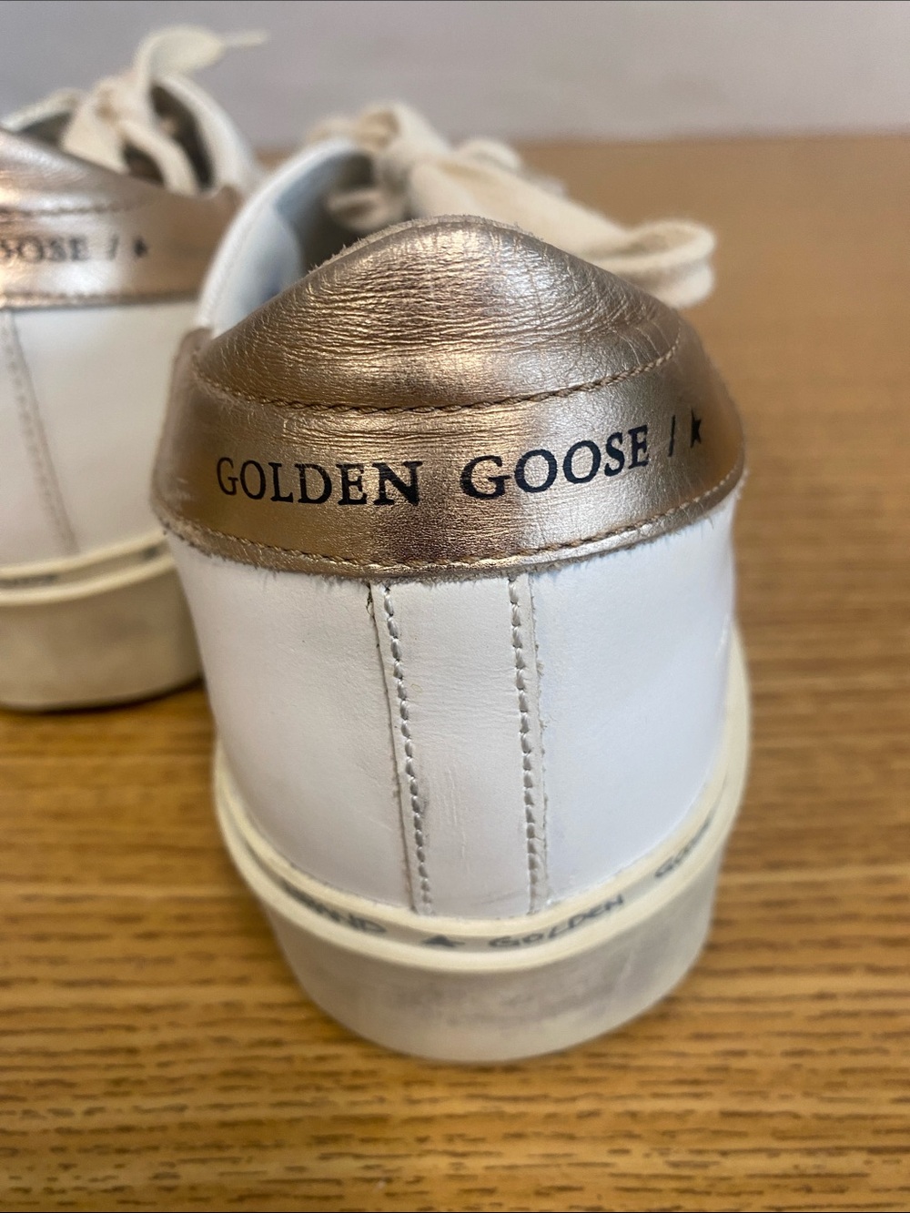 Golden Goose White Leather Sneakers with Metallic Gold Star - Picture 5 of 13